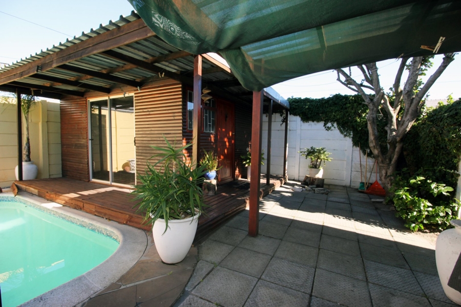 3 Bedroom Property for Sale in Plumstead Western Cape